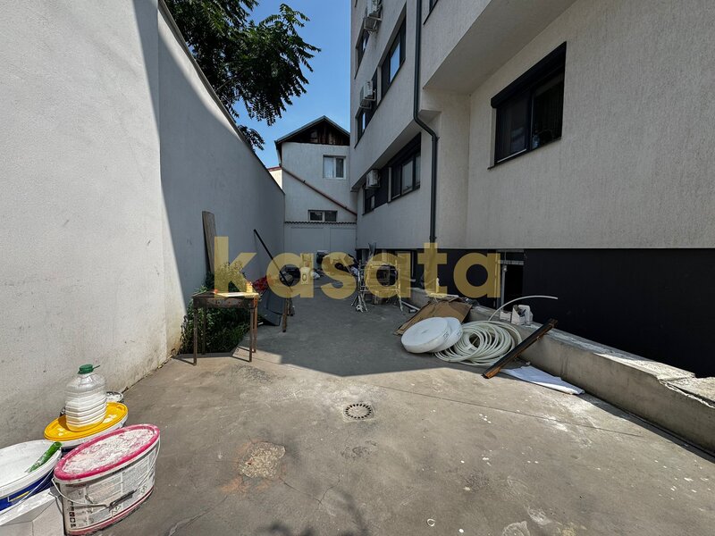 Apartament 2 camere cu curte 80 mp  intimitate si confort in oras, oportunitate